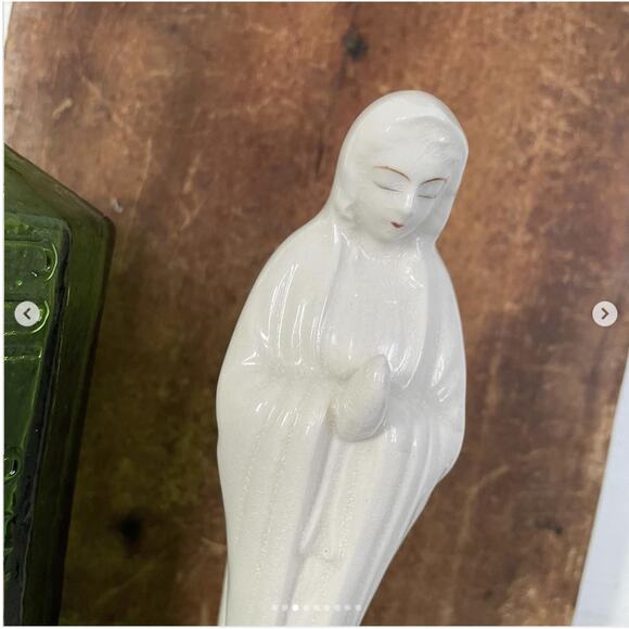 Vintage White Porcelain Ceramic Mother Mary Madonna Bud Vase Statue Crazing - Picture 3 of 9